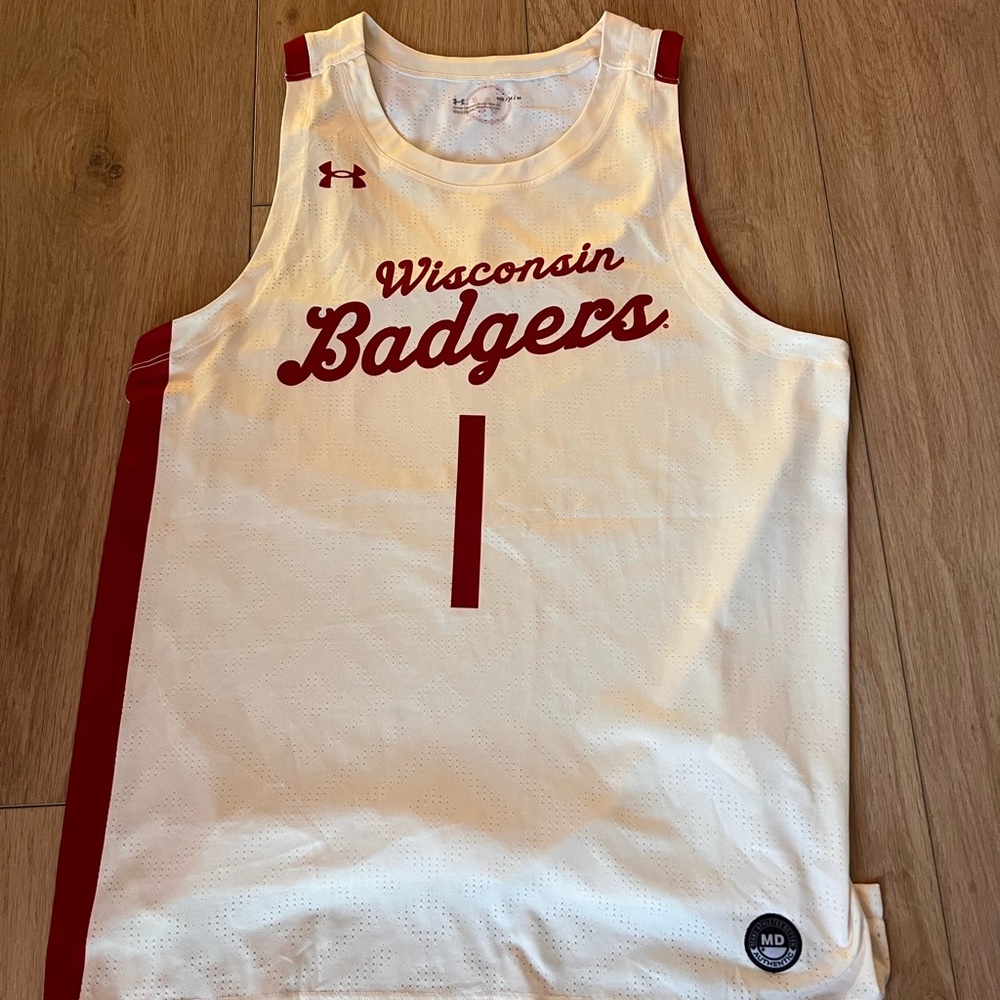 Wisconsin Badgers Under Armour White Jersey - Men’s medium